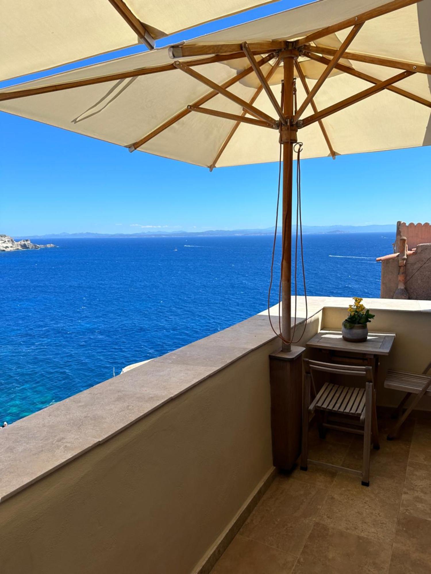 Entre Ciel Et Mer Hotel Бонифачо Екстериор снимка