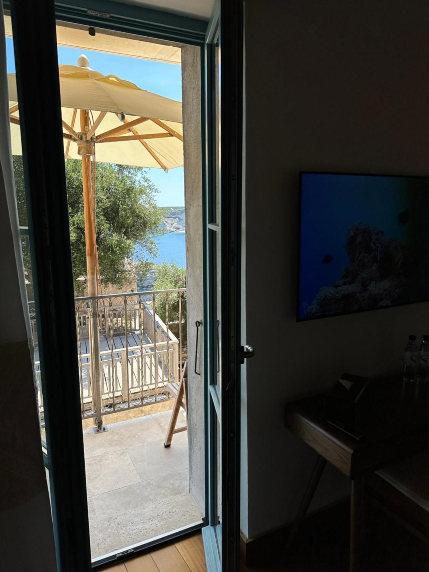 Entre Ciel Et Mer Hotel Бонифачо Екстериор снимка