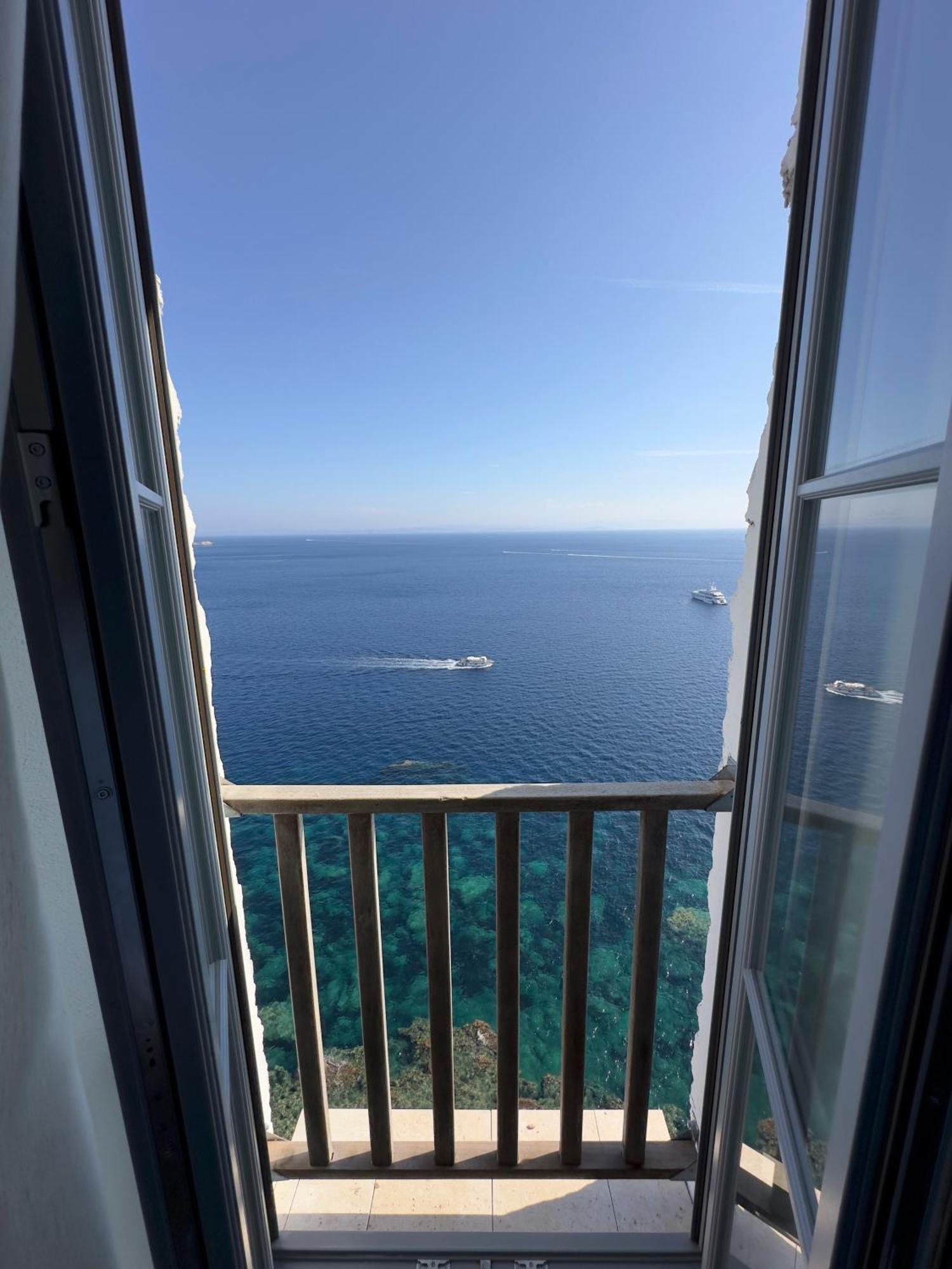 Entre Ciel Et Mer Hotel Бонифачо Екстериор снимка